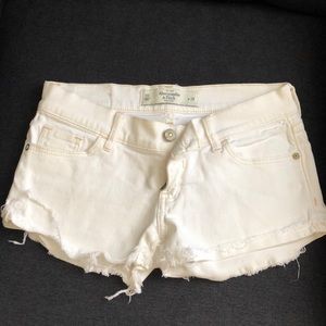Abercrombie and Fitch White Jean Shorts Size 00